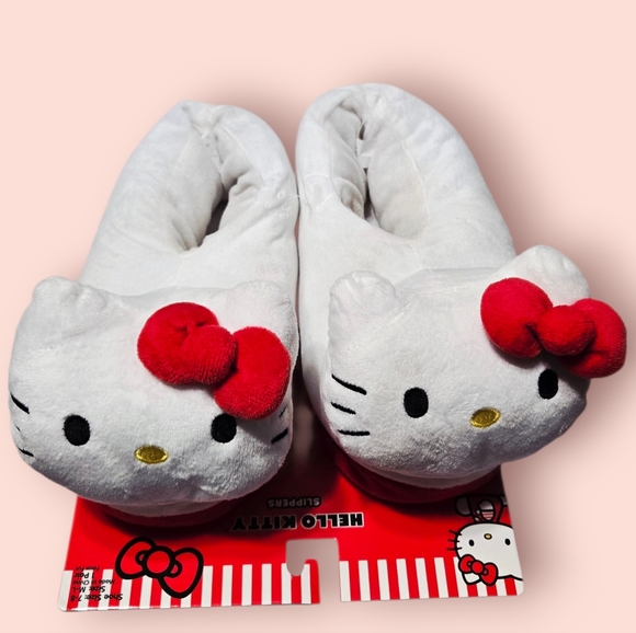 NEW Hello Kitty Women's White and Red Slippers Shoe Size 7-8 M-L NWT - Picture 2 of 6